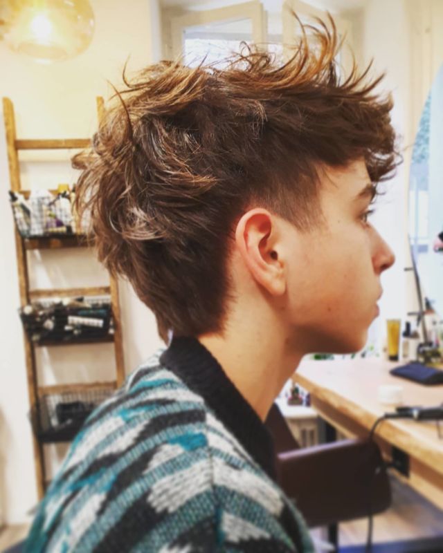 Hair cut by Christina @cactu___ss 

#androgyne#davines#coiffeurlausanne🇨🇭 #fullbodiedhair