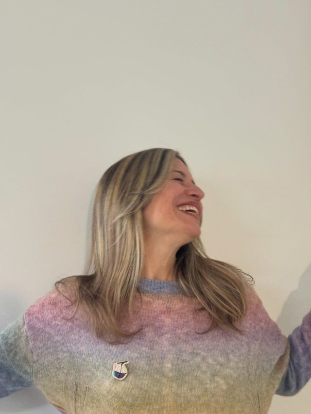 On a illuminé ses cheveux… et son sourire a illuminé le salon ✨

Notre moteur ? Votre bonheur. Votre sourire ? Notre victoire 💛

#davines #coiffeuse #balayage #lumierenaturelle #passionwork #workworkwork #haircolor #hairstyles #coiffures #lifestyle #smile #blond #glossing #redken