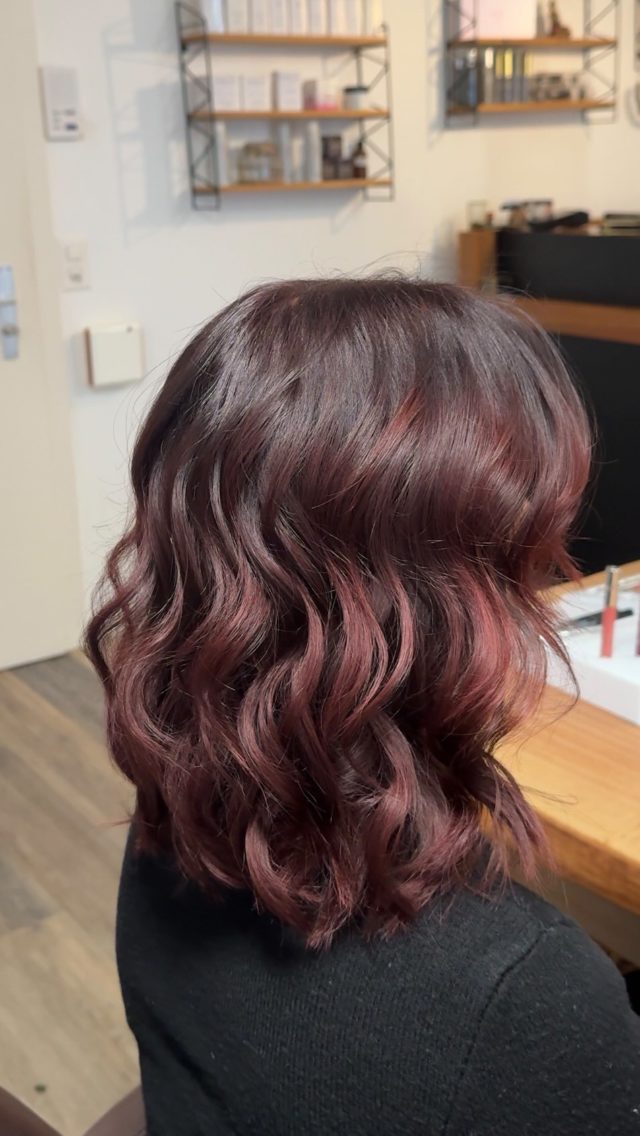 Un magnifique rouge cerise 🍒 

Merci pour ta confiance ✨ 

#rougecerise #haircolor #hairpassion #nomadstyle