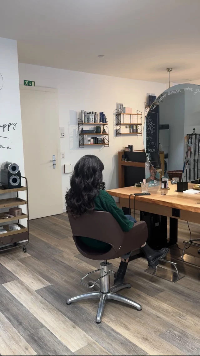 ~ Un souffle, et tout change. ~ 🤍 

#wavyhairstyle #passioncoiffure #ghdhair