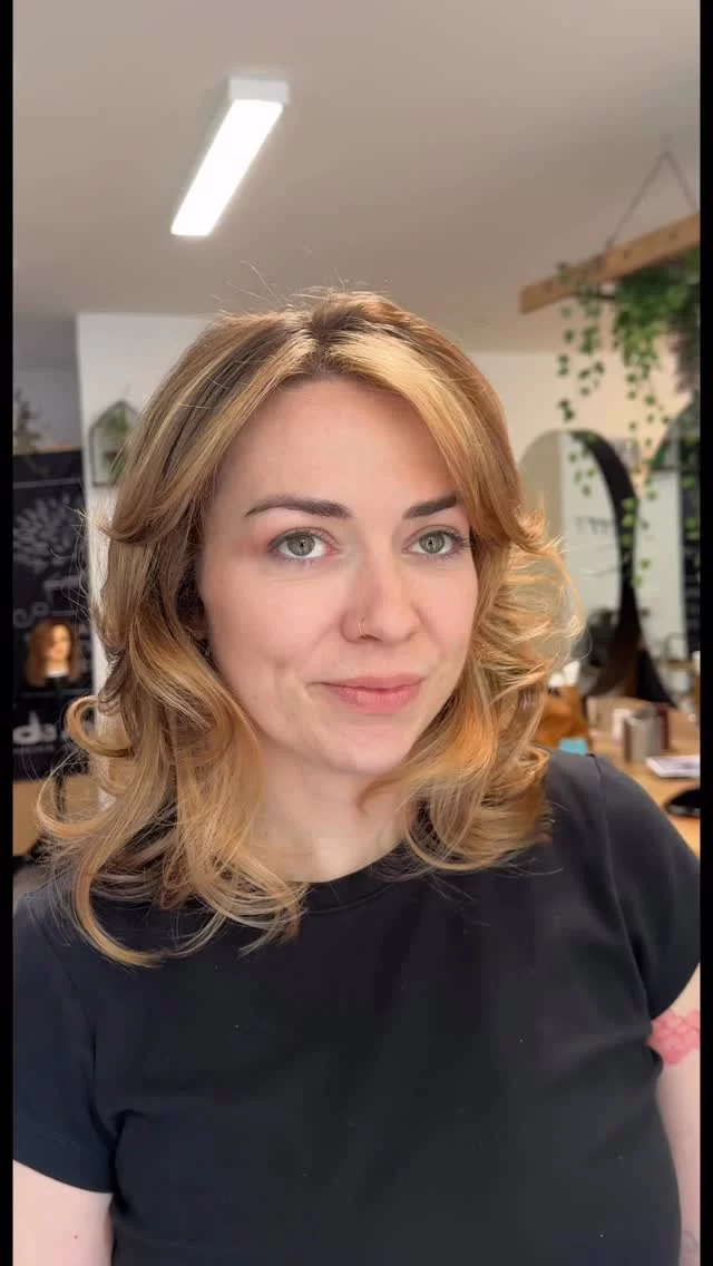TEDDY BEAR BLONDE 🧸🤎
Team blond chaud ou blond froid ? 👀
Balayage miel caramel ultra lumineux ✨

#hairblondehair #blonde #lumineux #nomadgirls